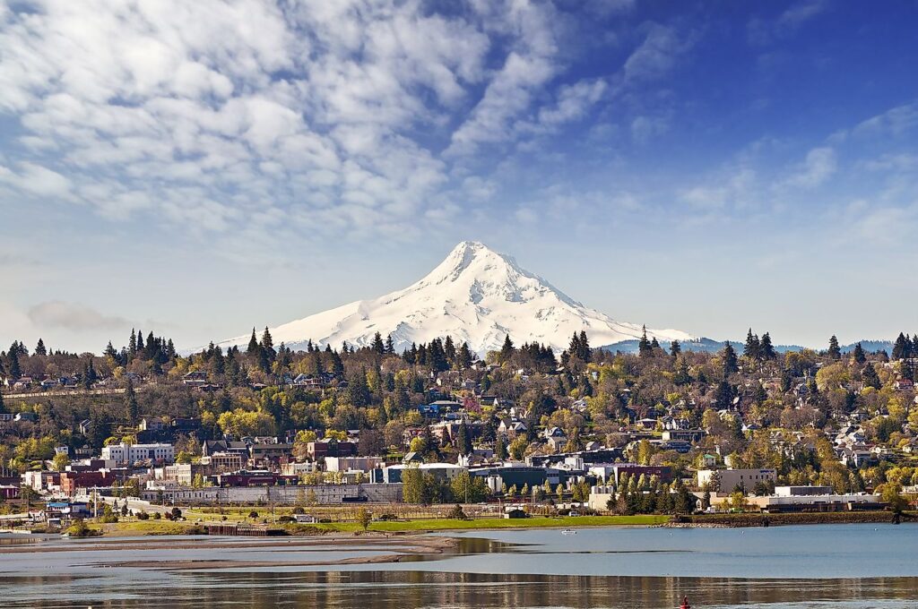 Exploring America's Best Off Peak Towns For A Peaceful Getaway