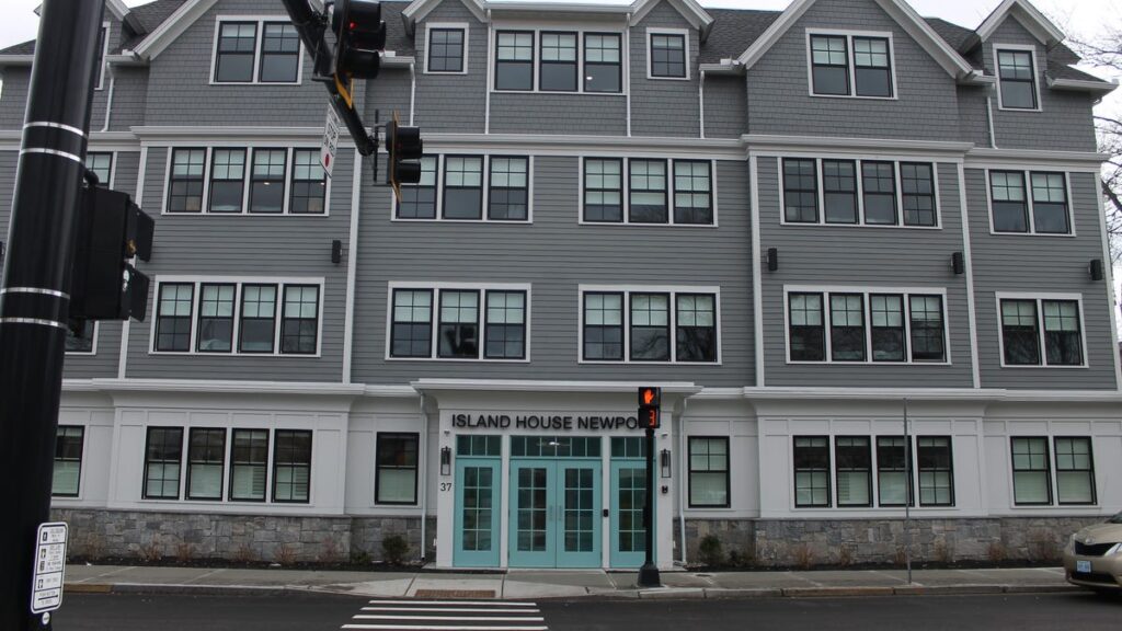 Island House Unveils New Location On Memorial Boulevard In Newport