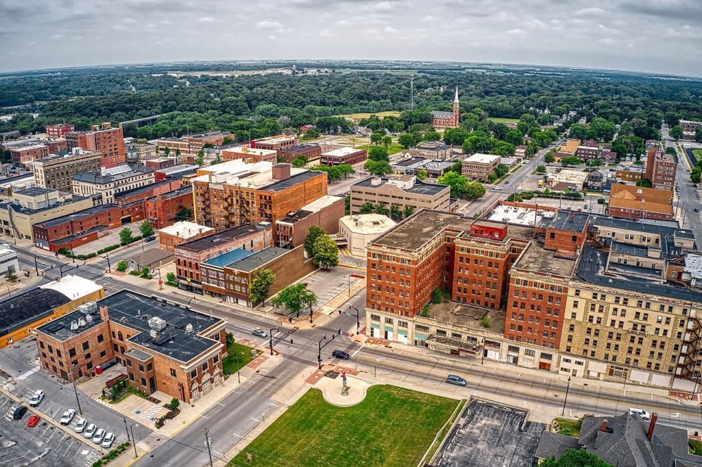 Discover 8 Charming Iowatowns To Explore This Summer 2025