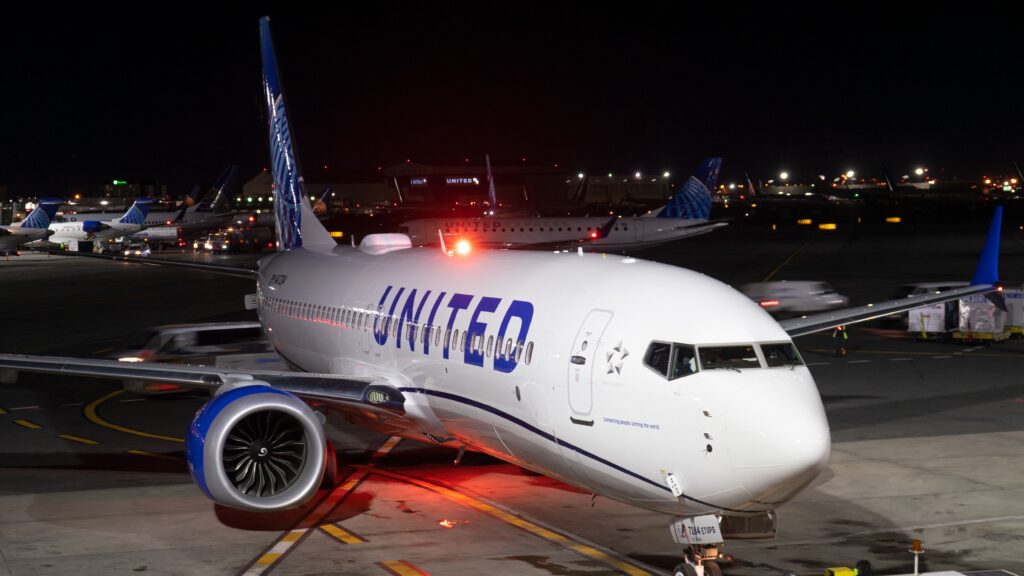 United Airlines Cuts 35 Newark Round Trip Flights Amid Atc Staffing