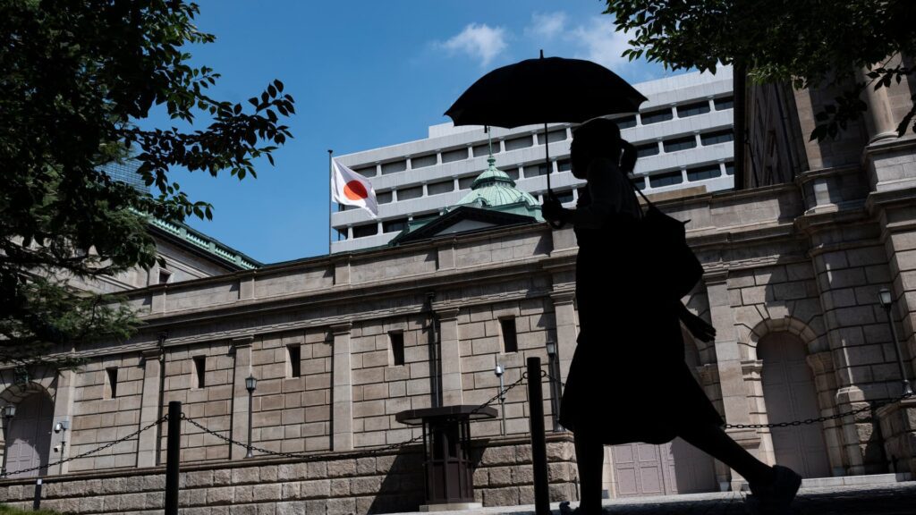 Maintain Interest Rates At 0.5% To Postpone Bond Buying