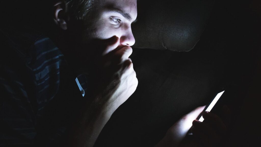 Effortlessly Remove Emails With Specific Images From Your Device