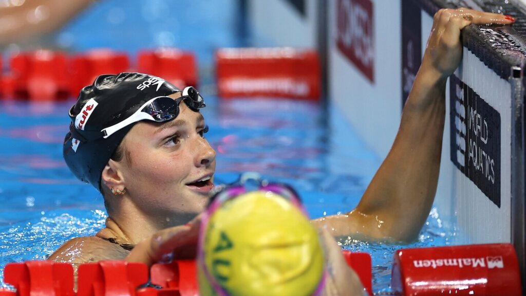 Summer Macintosh Shines In 400m Freestyle, Setting Five World Swimming