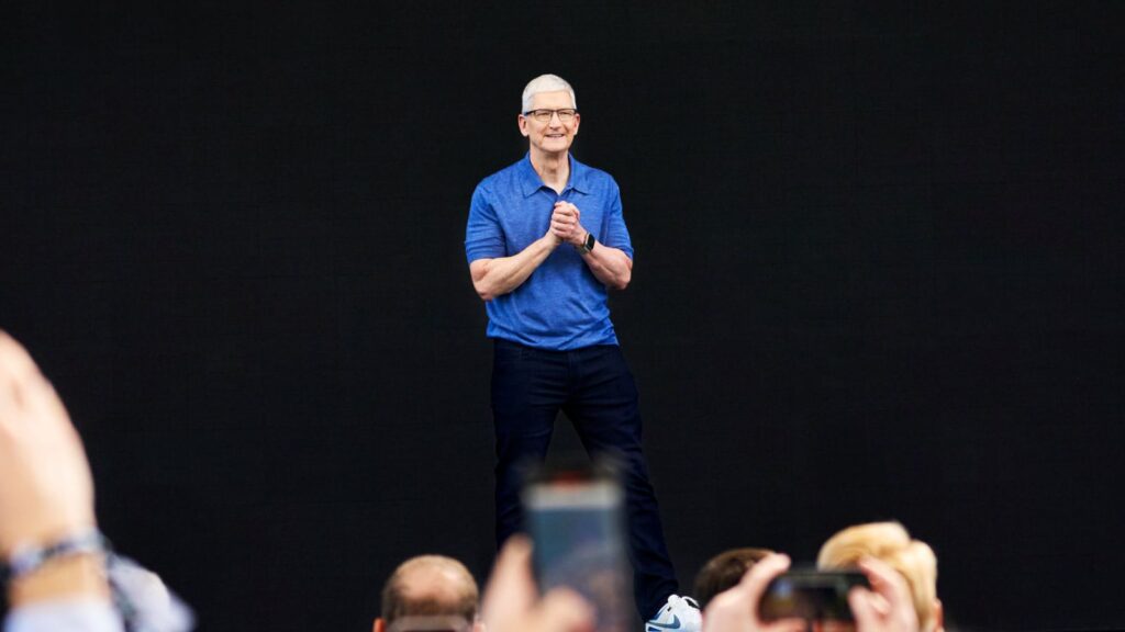 Tim Cook's Leadership: Time For A New Direction, Says Research
