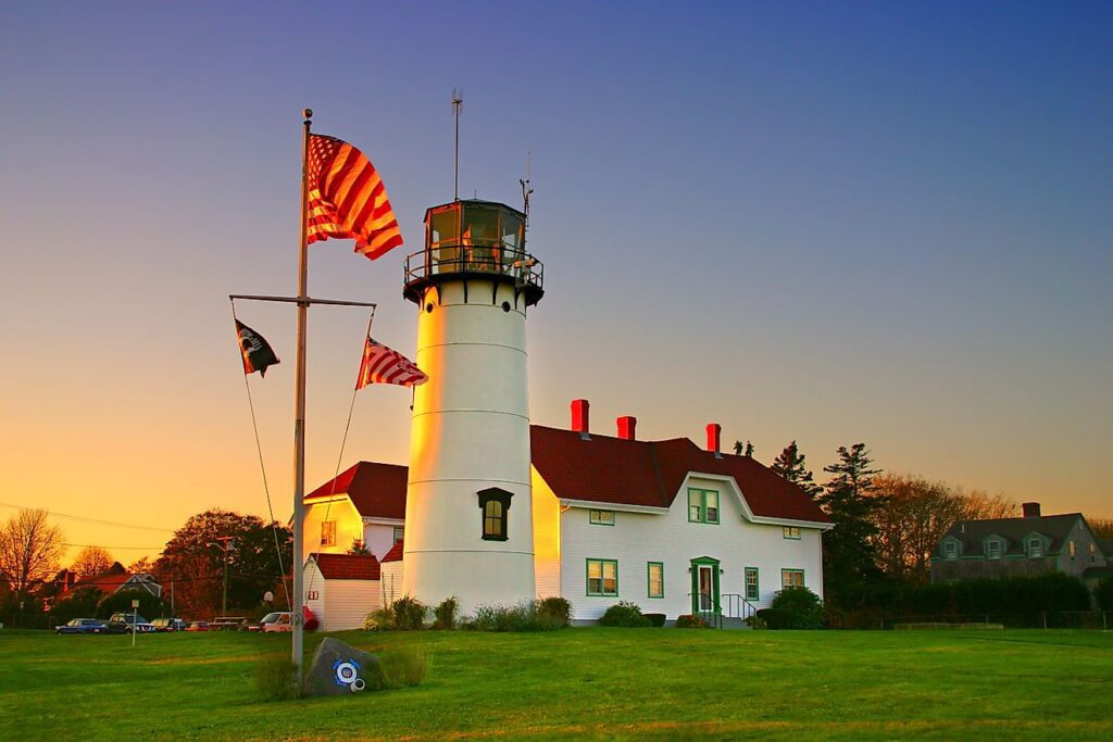 Charming Coastal Gems: Discover 8 Enchanting Small Towns On The