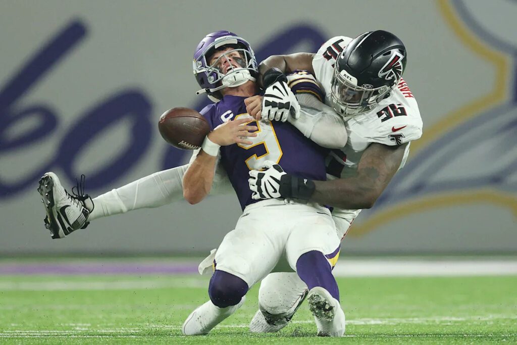 Falcons Dominate Vikings With 22 6 Victory, Mccarthy Held Scoreless