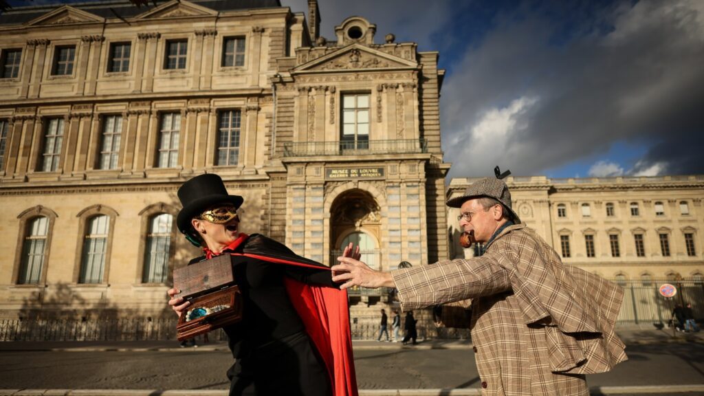 Louvre Museum Heist: The Robbery That Inspired a Viral Meme Louvre Museum Heist: The Robbery That Inspired A Viral Meme