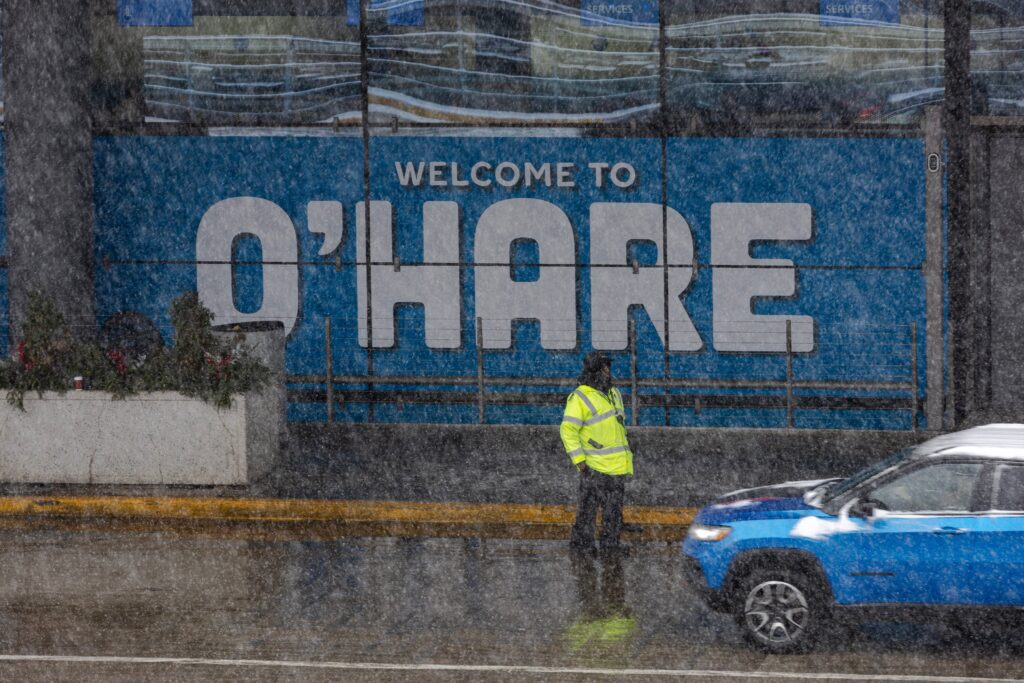 Airlines Cancel 2,500 Flights as Post-Thanksgiving Storm Hits Airlines Cancel 2,500 Flights As Post Thanksgiving Storm Hits