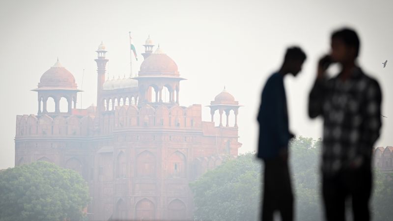 Delhi’s Smog Crisis: Residents Demand Action Against Pollution Delhi's Smog Crisis: Residents Demand Action Against Pollution