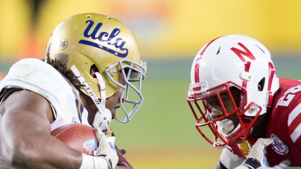Nebraska Holds 28-21 Lead Over UCLA in Final Quarter Nebraska Holds 28 21 Lead Over Ucla In Final Quarter