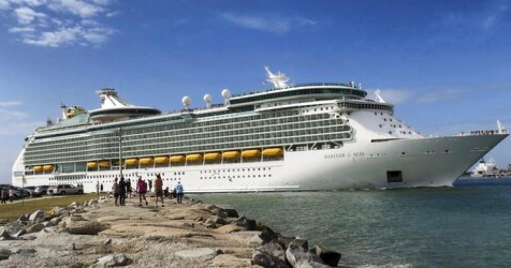 Cruise Ship Tragedy: Passenger’s Death After 33 Drinks Sparks Lawsuit Cruise Ship Tragedy: Passenger's Death After 33 Drinks Sparks Lawsuit