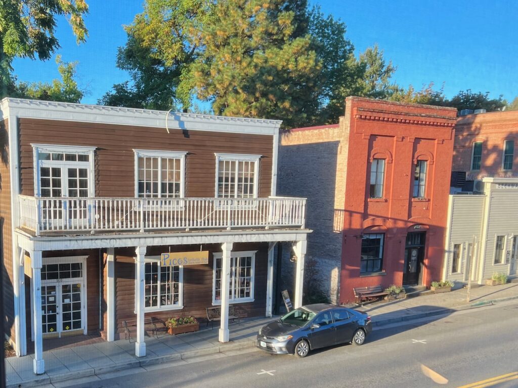 Explore Oregon's Most Walkable Towns: Top 8 Picks For 2026