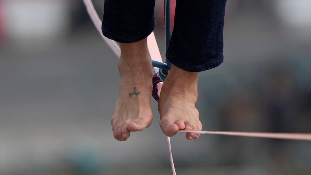 Tragic Helicopter Crash Sparks Calls for Improved Slackline Safety Measures Tragic Helicopter Crash Sparks Calls For Improved Slackline Safety Measures