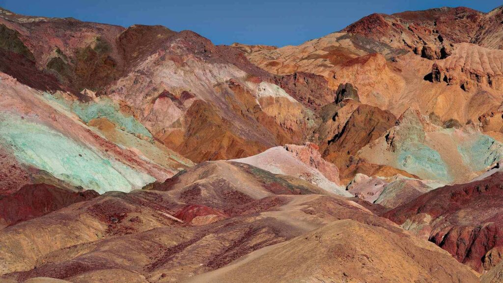 California's Decadal Marvel: Experts Reveal The Exact Date For 2026's