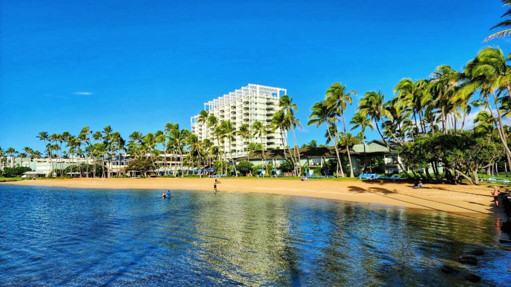 Hawaii Considers Leasing Public Beaches To Hotels