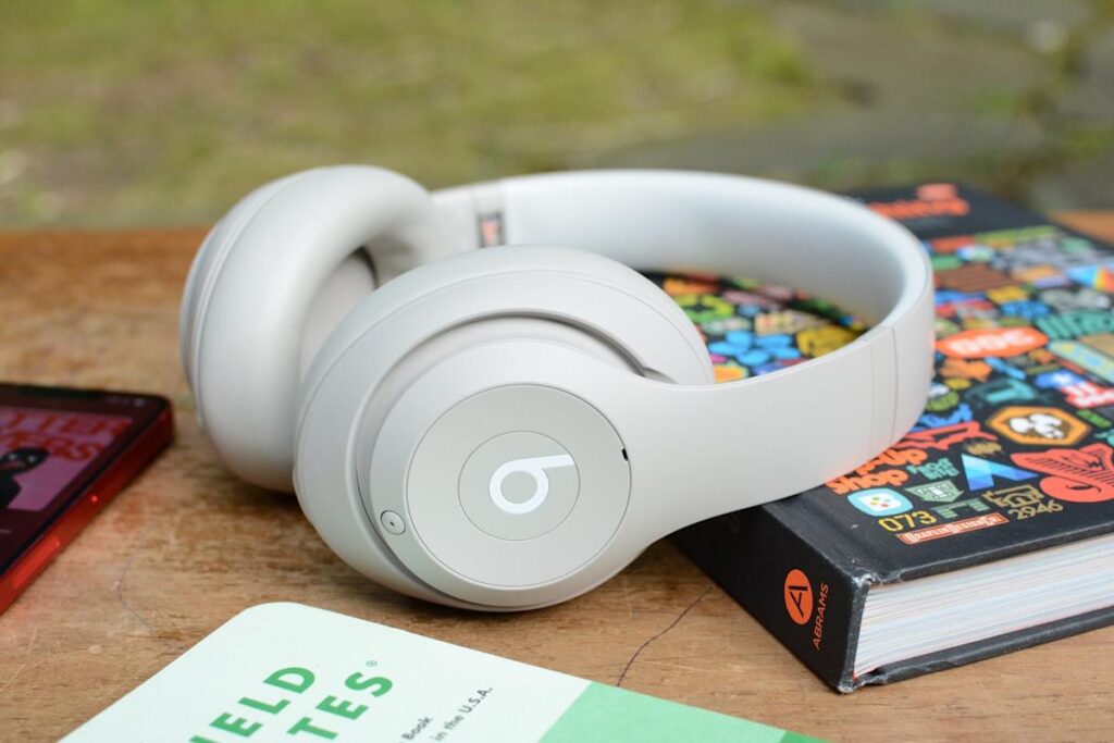 Top Early Tech Deals From Apple, Sony, Samsung, And More