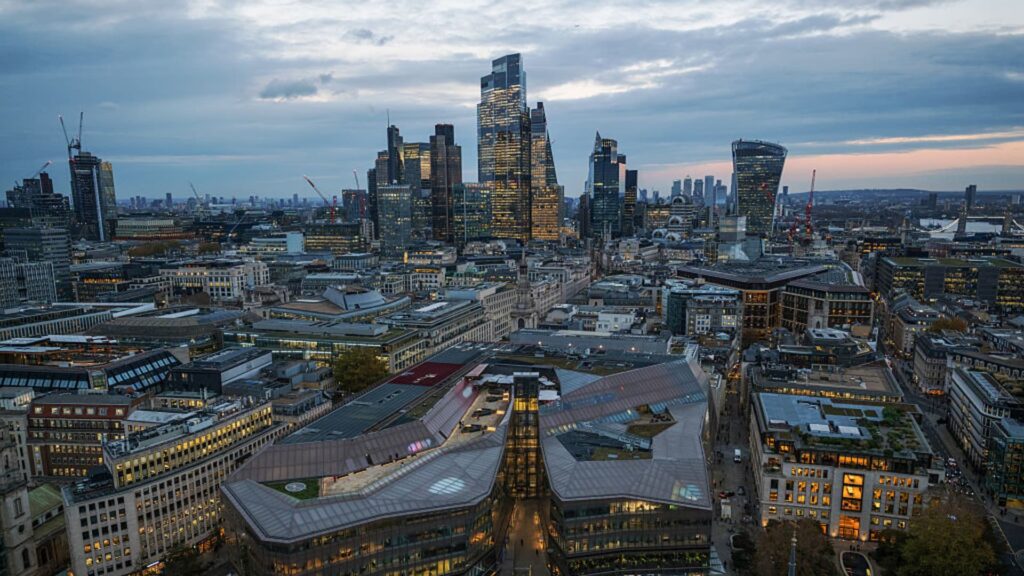 Soaring Uk Borrowing Costs Hit Highest Level Since 2008