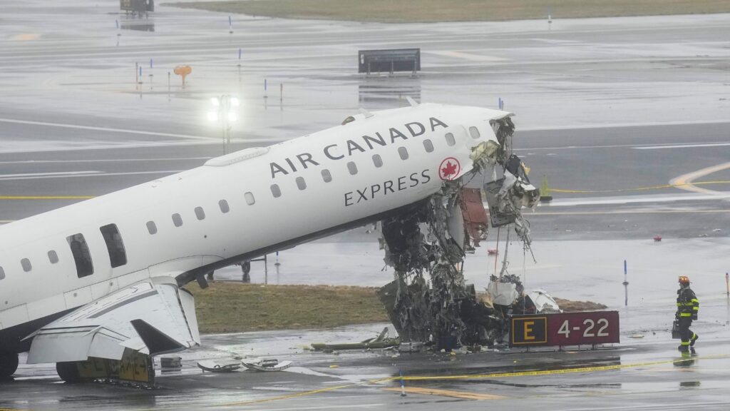 Tragic Collision At Laguardia: Two Pilots Lost In Air Canada