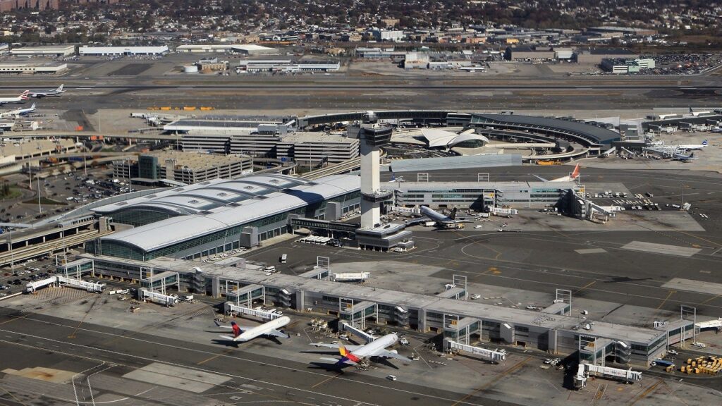 Faa Probes Close Call Between Two Airliners Near Jfk Airport