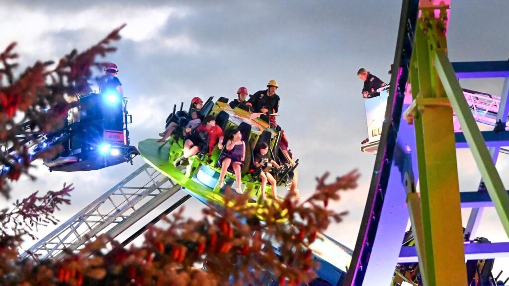 First Responders Save Stranded Children from Adventureland Wave Twister First Responders Save Stranded Children From Adventureland Wave Twister
