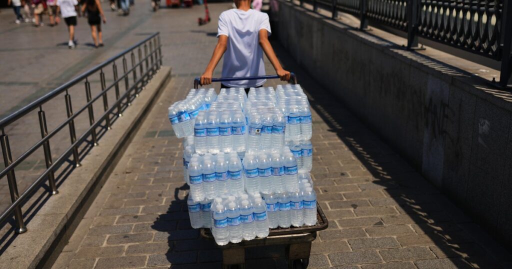 France Restricts Outdoor Drinking Amidst Rising Heatwave Risks in Europe France Restricts Outdoor Drinking Amidst Rising Heatwave Risks In Europe