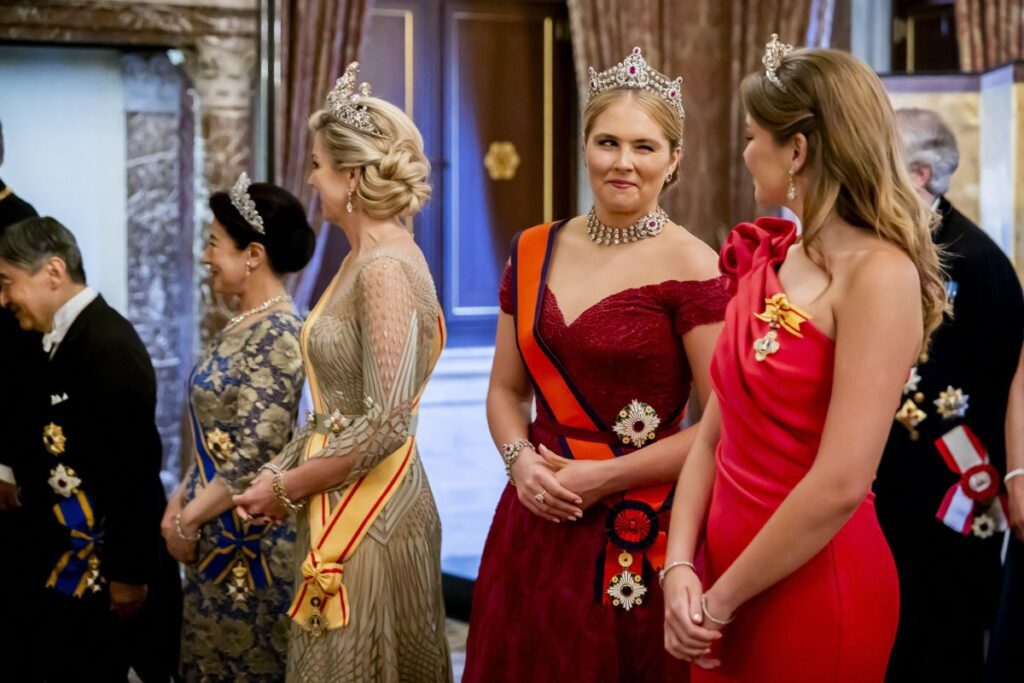 Glimmering Tiaras Shine at Amsterdam’s Japan Banquet Tonight Glimmering Tiaras Shine At Amsterdam's Japan Banquet Tonight