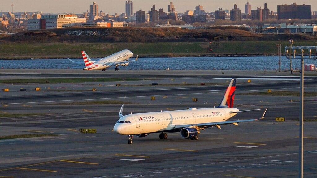 LaGuardia Airport Runway Shut Down Due to Pavement Sinkhole Laguardia Airport Runway Shut Down Due To Pavement Sinkhole