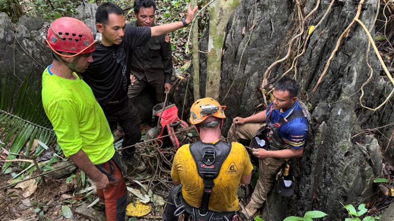 New Focus in Laos Cave Rescue as Search Intensifies for Two Missing Individuals New Focus In Laos Cave Rescue As Search Intensifies For