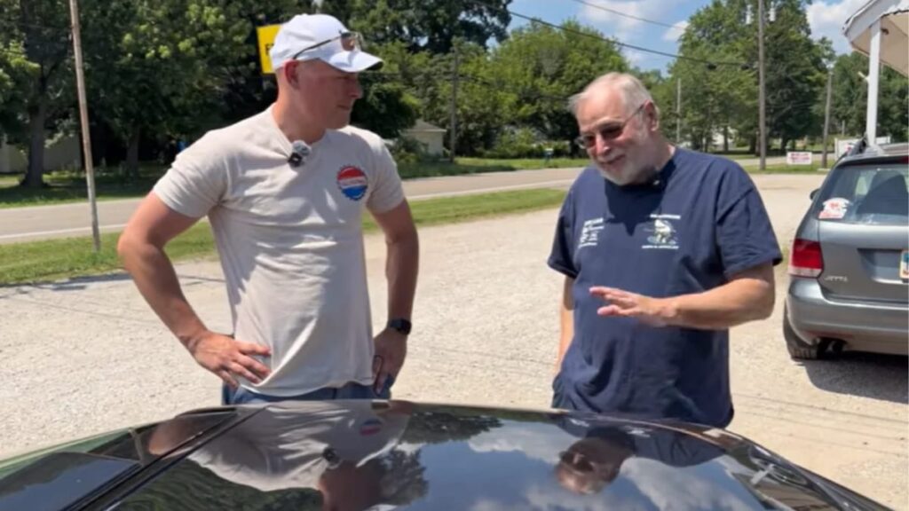 Emotional Reunion: Grandpa Cleans Late Wife’s C4 Corvette After 25 Years Emotional Reunion: Grandpa Cleans Late Wife's C4 Corvette After 25