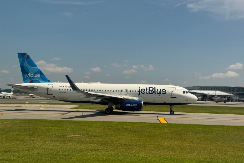 JetBlue Secures Spirit’s LaGuardia Slot, Targeting Marine Air Terminal Expansion Jetblue Secures Spirit's Laguardia Slot, Targeting Marine Air Terminal Expansion